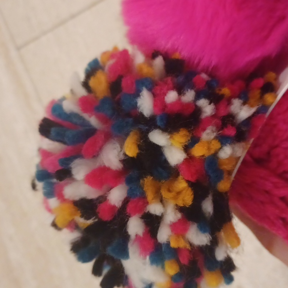 NWT Pink Interchangeable Faux Fur Pom Pom Knit Beanie - Picture 5 of 9